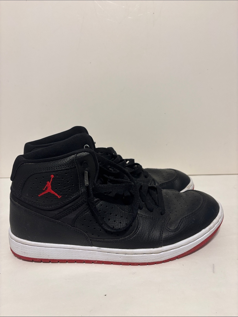 Nike Air Jordan Access Bred ‘Jumpman’ Sneakers Size 9 MSRP $110